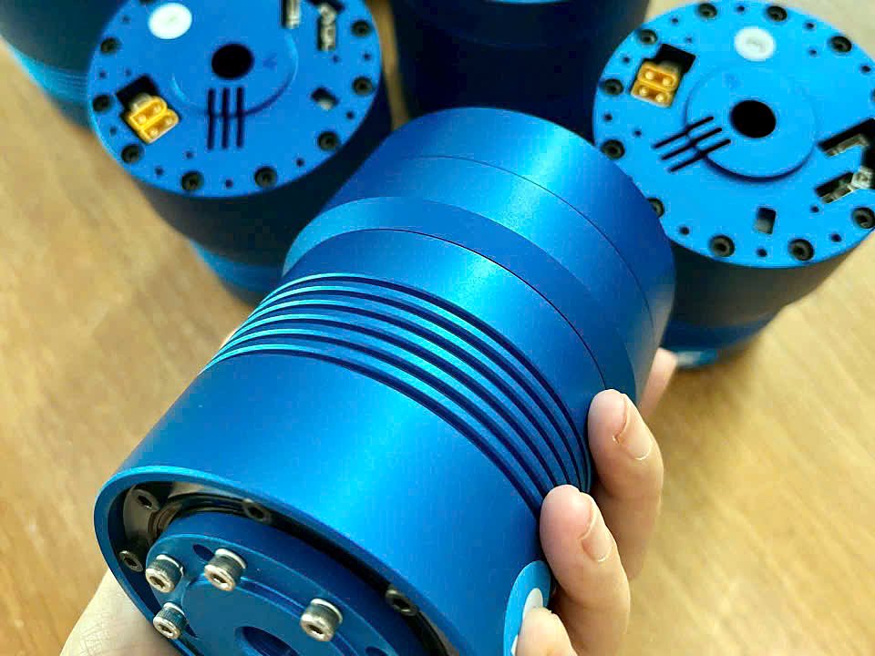 VJ robot joint with integrated motor, gearbox and driver